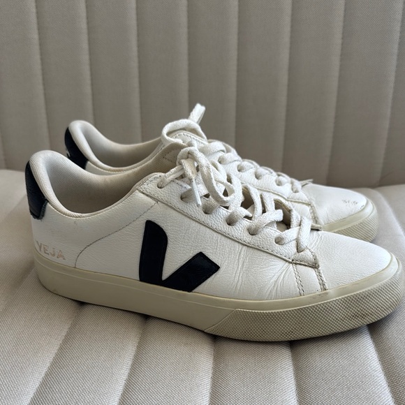 Veja White and Black Campo Sneakers size 39 - Picture 2 of 2